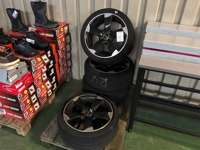 Audi set wielen 18” - afbeelding 1 van  7