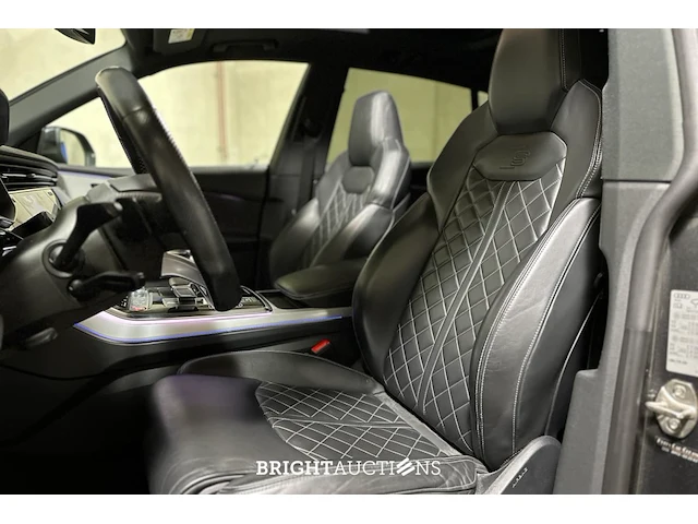 Audi sq8 4.0 tdi v8 quattro 435pk 2020, l-053-dr - afbeelding 25 van  45