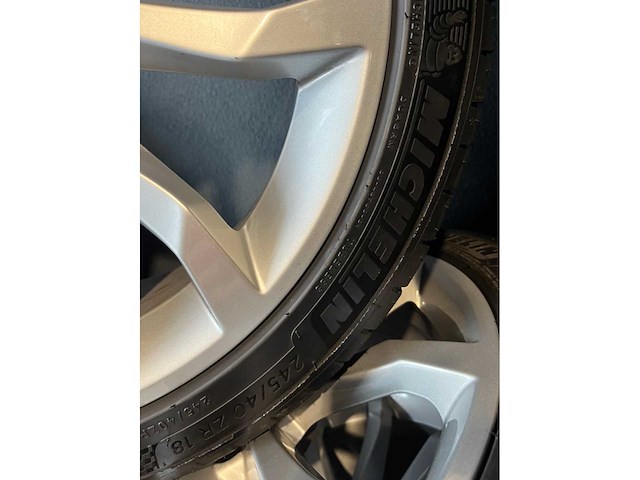 Audi velgen/banden 18inch - afbeelding 2 van  4