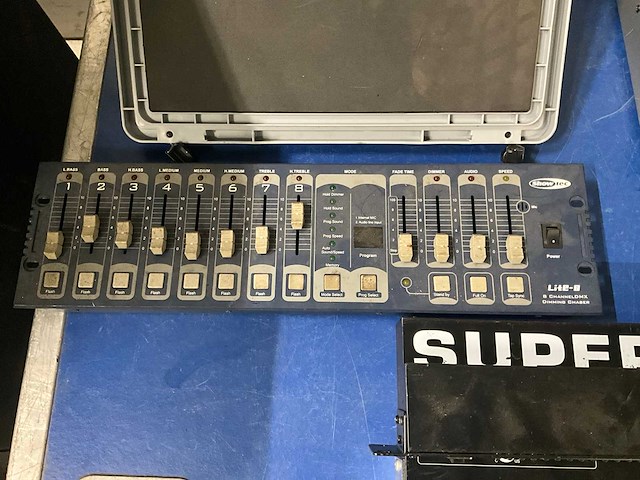 Audio -en lichtapparatuur (6x) - afbeelding 6 van  6