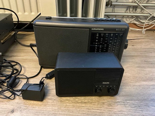 Audio-apparatuur (3x) - afbeelding 3 van  4