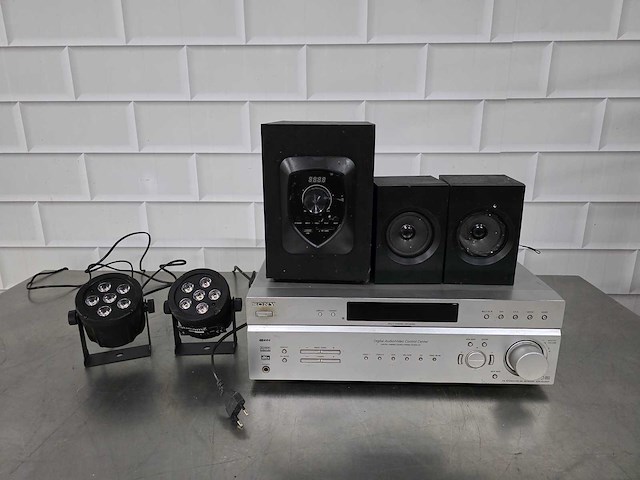 Audio apparatuur en verlichting (2x) - afbeelding 2 van  3