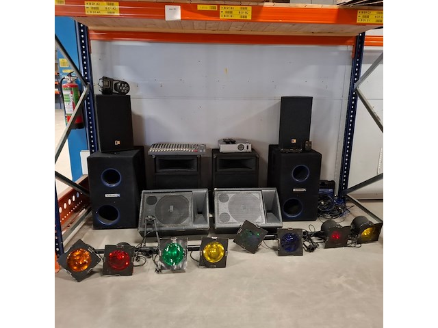 Audio boxen, audio, lampen, o.a. numark, aaster, carvin - afbeelding 1 van  22