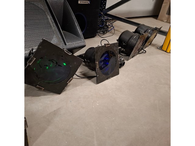 Audio boxen, audio, lampen, o.a. numark, aaster, carvin - afbeelding 14 van  22
