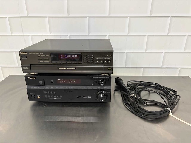 Audio diversen (2x) pioneer/technics en microfoon - afbeelding 1 van  4