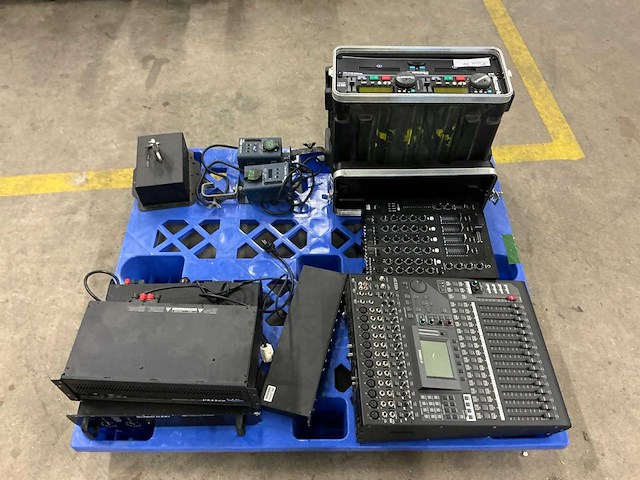 Audio en licht apparatuur (7x) - afbeelding 2 van  9