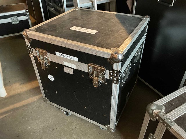 Audio kabels in kabelkist - afbeelding 1 van  4