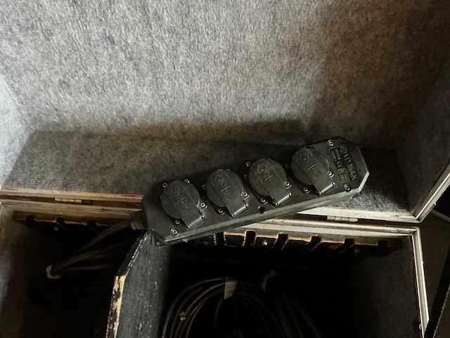 Audio kabels in kabelkist - afbeelding 3 van  4