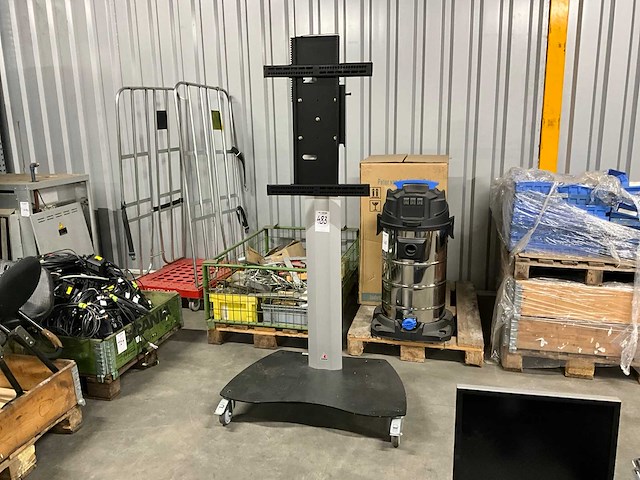 Audipack monitor / televisiewand - afbeelding 1 van  5