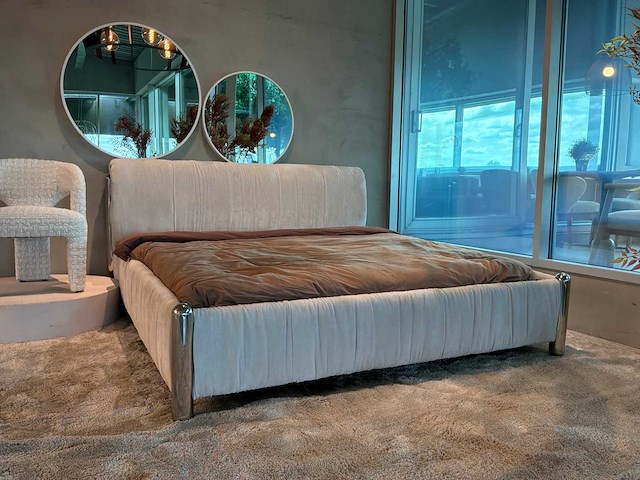 Audrey bed - afbeelding 1 van  12