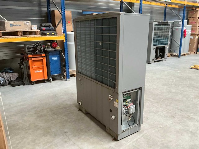 Auer - hrc70-32 tri/3 - 151460 - warmtepomp monoblok - afbeelding 13 van  17