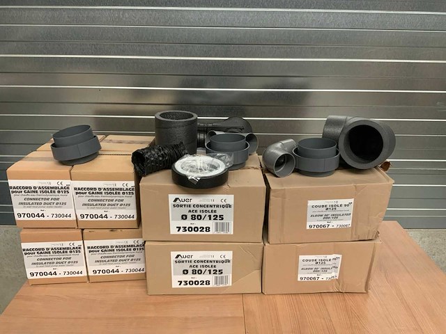 Auer - installatiematerialen (8x) - afbeelding 1 van  16