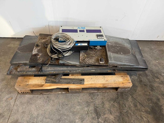 Autec - 2012 - vau 2014/4014 - remmen testbank - afbeelding 1 van  4