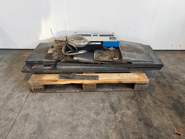 Autec - 2012 - vau 2014/4014 - remmen testbank - afbeelding 2 van  4