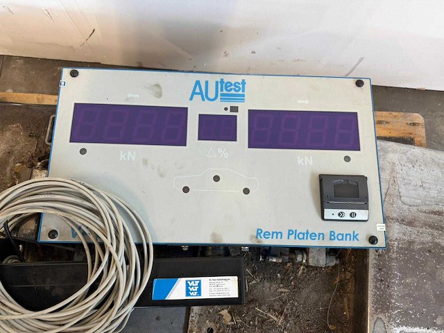 Autec - 2012 - vau 2014/4014 - remmen testbank - afbeelding 3 van  4
