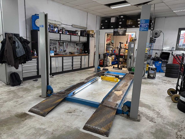 Autec - 4 koloms hefbrug 3000kg met hefbrugkrik - afbeelding 1 van  10