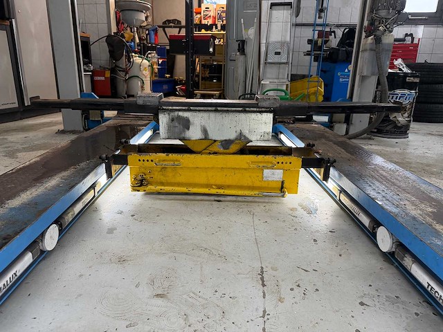 Autec - 4 koloms hefbrug 3000kg met hefbrugkrik - afbeelding 6 van  10