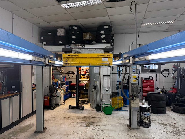 Autec - 4 koloms hefbrug 3000kg met hefbrugkrik - afbeelding 4 van  10