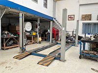 Autec 4-koloms hefbrug 3000kg - afbeelding 1 van  6