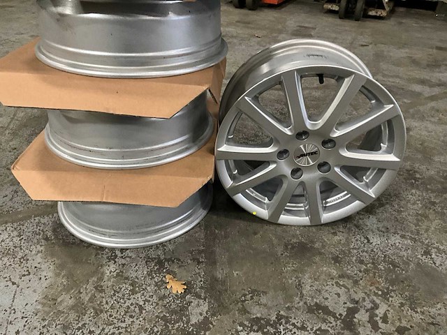 Autec lichtmetalen velgenset (4x) 16 inch - afbeelding 1 van  3