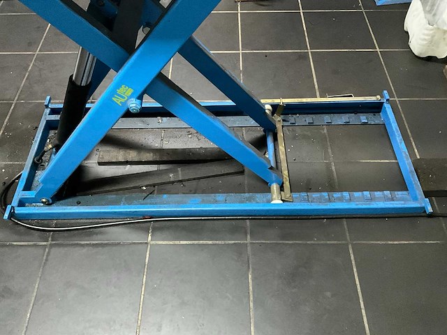 Autec motorhefbrug - afbeelding 6 van  10