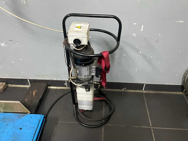 Autec motorhefbrug - afbeelding 7 van  10