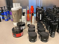 Authentic beauty concept diverse haarproducten - afbeelding 9 van  22