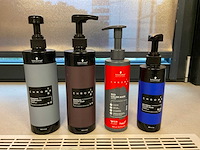 Authentic beauty concept diverse haarproducten - afbeelding 12 van  22