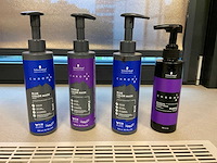 Authentic beauty concept diverse haarproducten - afbeelding 13 van  22