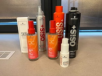 Authentic beauty concept diverse haarproducten - afbeelding 15 van  22