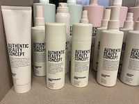 Authentic beauty concept diverse haarproducten - afbeelding 1 van  22