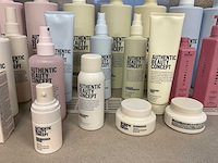 Authentic beauty concept diverse haarproducten - afbeelding 2 van  22