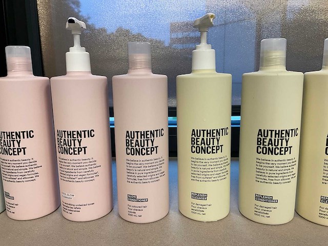 Authentic beauty concept diverse haarproducten - afbeelding 5 van  22