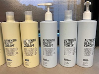 Authentic beauty concept diverse haarproducten - afbeelding 6 van  22
