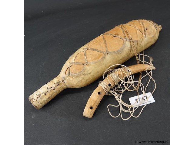 Authentiek traditioneel afrikaans instrument - afbeelding 4 van  5