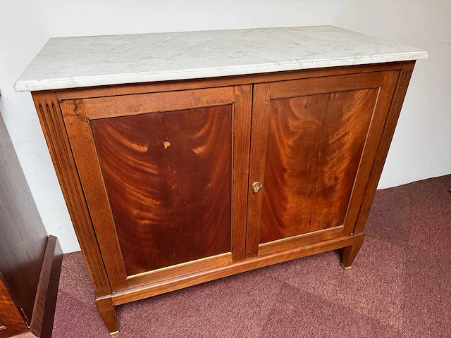 Authentieke dressoir - afbeelding 1 van  3