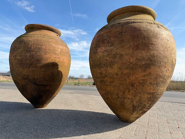Authentieke spaanse olijfpot (2x) - afbeelding 1 van  5