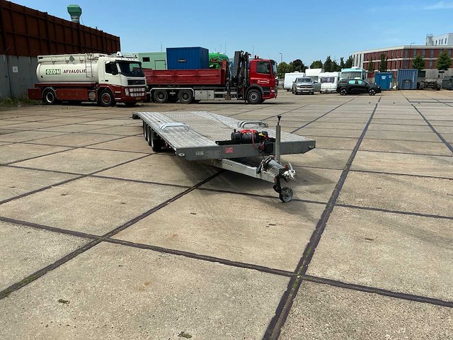 Auto ambulance aanhangwagen - afbeelding 10 van  12
