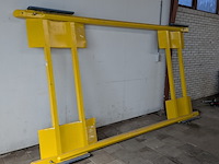 Auto ambulance bok t.b.v. auto - afbeelding 1 van  11