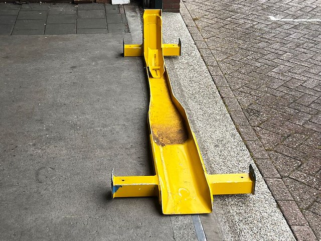 Auto ambulance bok t.b.v. motor - afbeelding 4 van  4