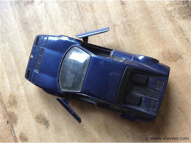 Auto ferrari - afbeelding 3 van  3