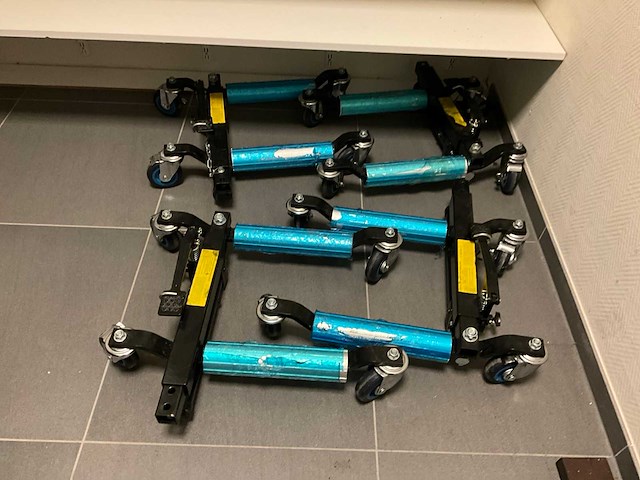 Auto mover (4x) - afbeelding 1 van  6