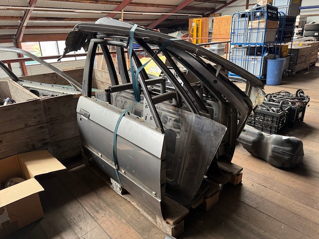 Auto onderdelen bmw e30 lachssilber, bouwjaar 1985-1988 - afbeelding 1 van  6