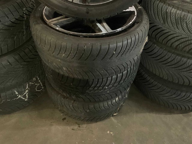 Autoband 225/45r18 (4x) - afbeelding 3 van  4