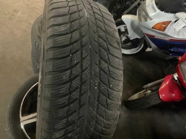 Autoband 225/45r18 (4x) - afbeelding 4 van  4