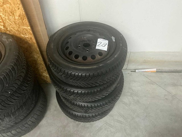 Autoband met velg (8x) - afbeelding 1 van  7