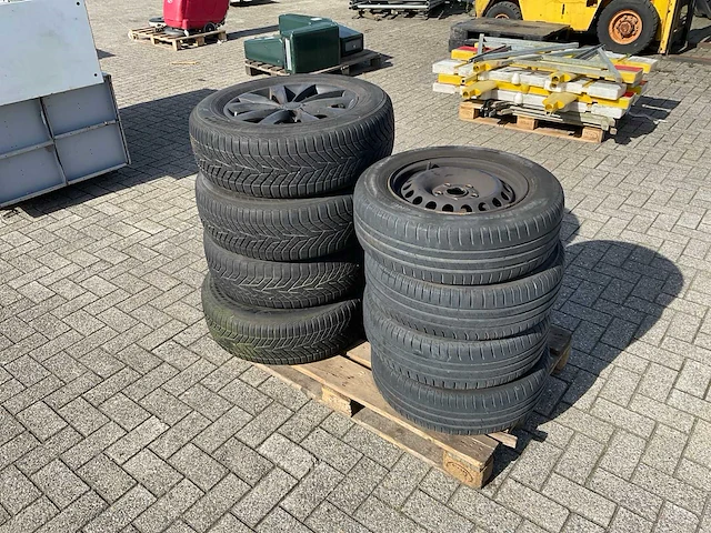 Autobanden (8x) - afbeelding 1 van  10