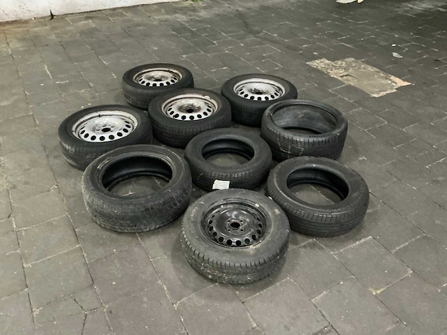 Autobanden (9x) - afbeelding 1 van  12