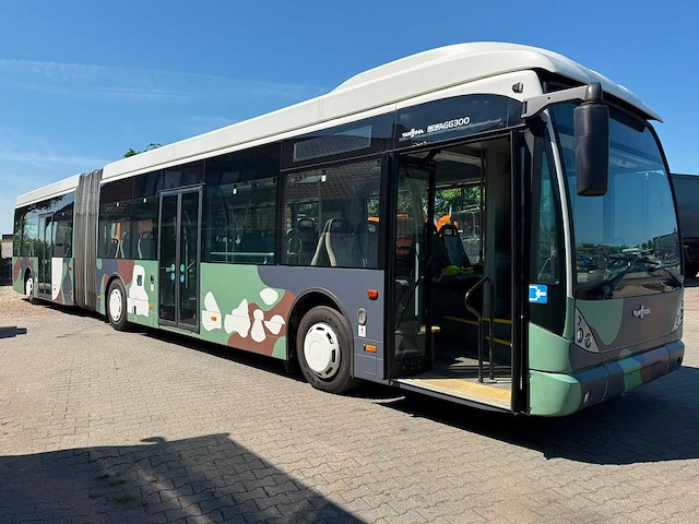 Autobus - afbeelding 12 van  37