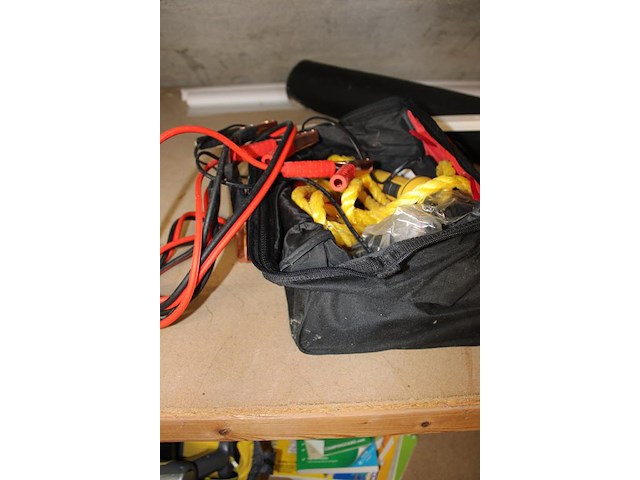 Autohulp set w.o. startkabel, trekkabel en bandenpomp. - afbeelding 2 van  2
